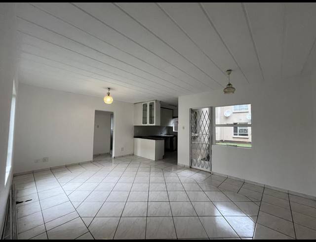 2 BEDROOM PROPERTY TO RENT IN POMONA